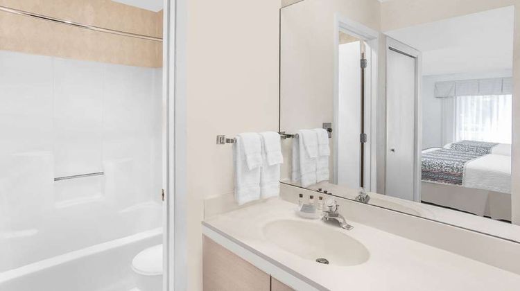 Hawthorn Extended Stay Green Bay Room