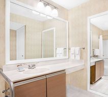 Hawthorn Extended Stay Green Bay Room
