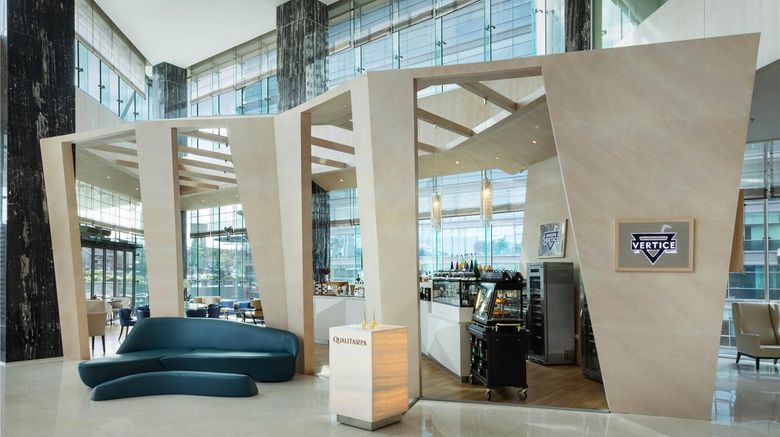 <b>Wyndham Grand İstanbul Levent Lobby</b>. Images powered by <a href="https://iceportal.shijigroup.com/" title="IcePortal" target="_blank">IcePortal</a>.