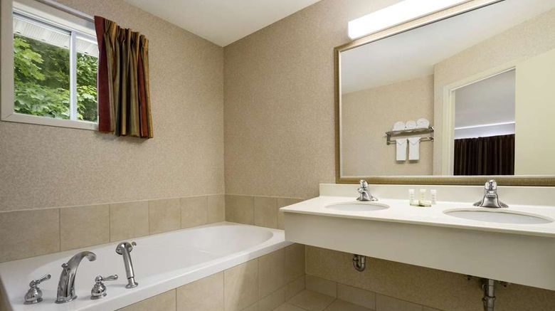 <b>Super 8 Brockville Suite</b>. Images powered by <a href="https://iceportal.shijigroup.com/" title="IcePortal" target="_blank">IcePortal</a>.