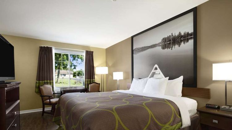 Super 8 Brockville Room