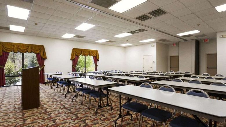 <b>Baymont Inn & Suites Crossville Meeting</b>. Images powered by <a href="https://iceportal.shijigroup.com/" title="IcePortal" target="_blank">IcePortal</a>.