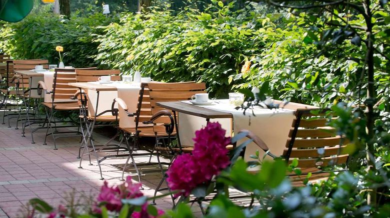 <b>Greet Hotel Potsdam Restaurant</b>. Images powered by <a href="https://iceportal.shijigroup.com/" title="IcePortal" target="_blank">IcePortal</a>.