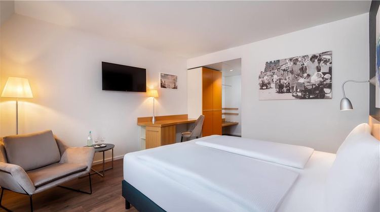 Wyndham Garden Potsdam Room