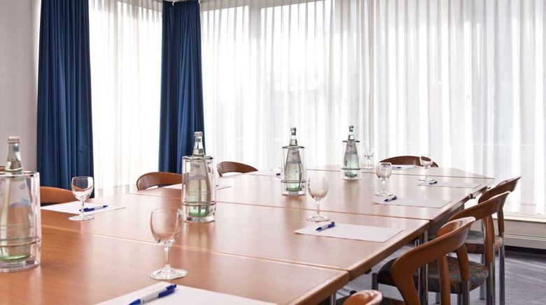 <b>Days Inn Dortmund West Hotel Meeting</b>. Images powered by <a href="https://iceportal.shijigroup.com/" title="IcePortal" target="_blank">IcePortal</a>.