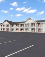 Baymont Inn & Suites Marinette