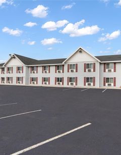 Baymont Inn & Suites Marinette