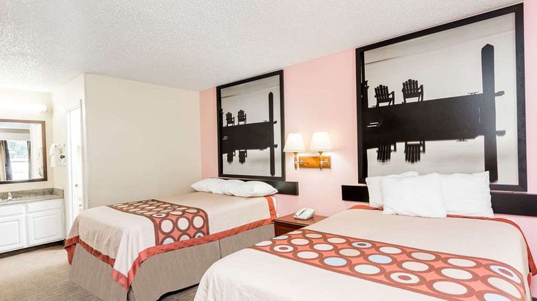<b>Super 8 Statesboro Room</b>. Images powered by <a href="https://iceportal.shijigroup.com/" title="IcePortal" target="_blank">IcePortal</a>.
