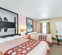 Super 8 Statesboro Room