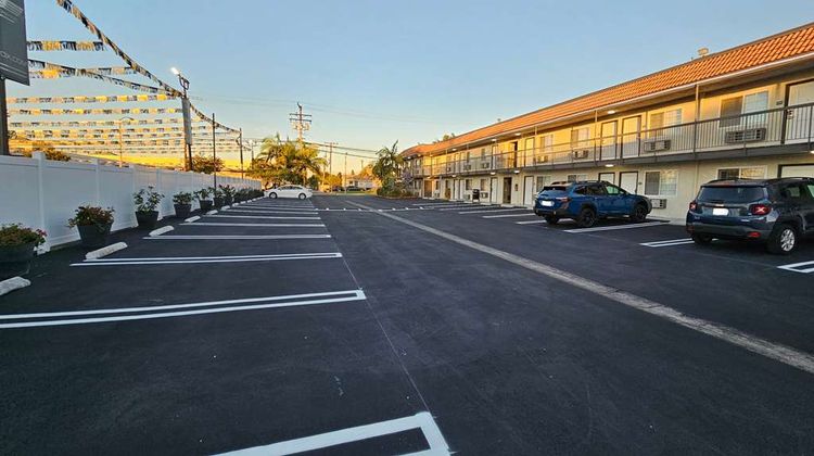 Travelodge Fullerton Exterior