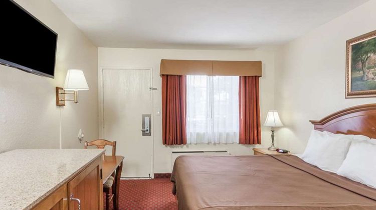 Travelodge Fullerton Room