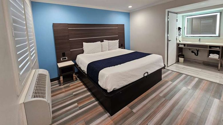<b>Travelodge Fullerton Room</b>. Images powered by <a href="https://iceportal.shijigroup.com/" title="IcePortal" target="_blank">IcePortal</a>.