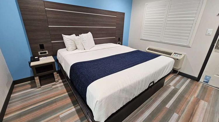 Travelodge Fullerton Room