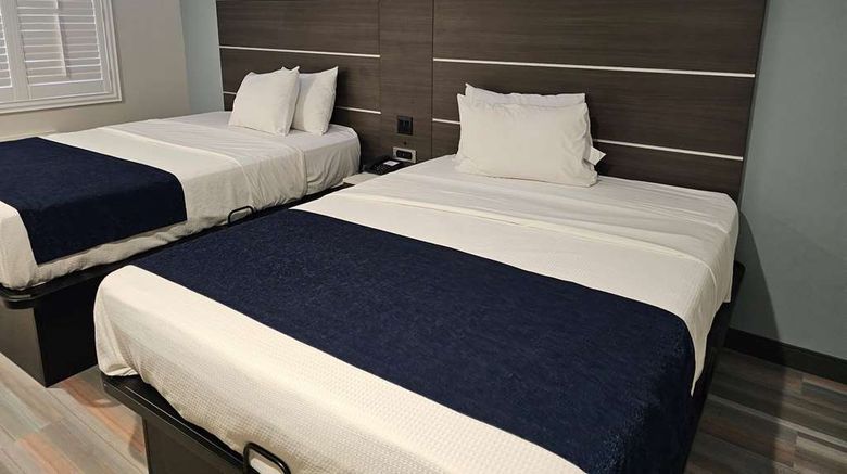 <b>Travelodge Fullerton Room</b>. Images powered by <a href="https://iceportal.shijigroup.com/" title="IcePortal" target="_blank">IcePortal</a>.