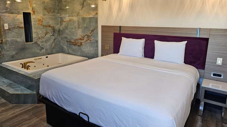 Travelodge Fullerton Room