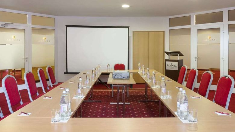 <b>Ramada Hotel & Suites Kranjska Gora Meeting</b>. Images powered by <a href="https://iceportal.shijigroup.com/" title="IcePortal" target="_blank">IcePortal</a>.