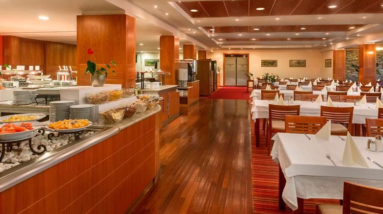 <b>Ramada Resort Kranjska Gora Restaurant</b>. Images powered by <a href="https://iceportal.shijigroup.com/" title="IcePortal" target="_blank">IcePortal</a>.