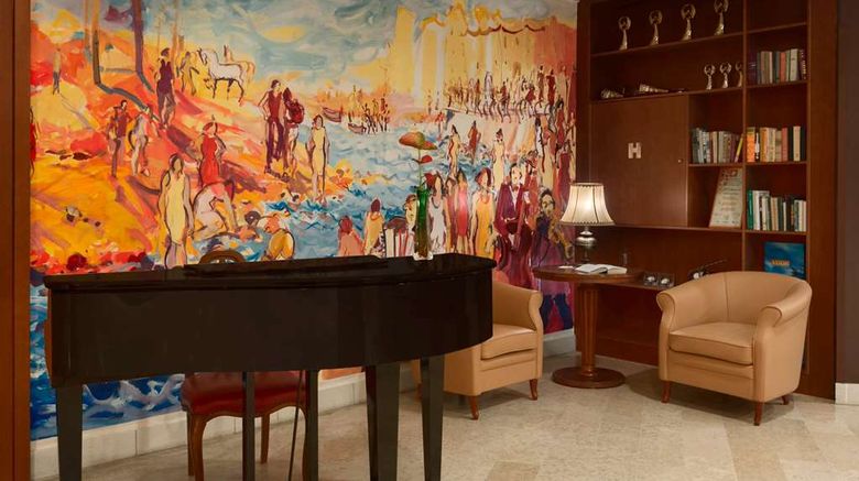 <b>Ramada Resort Kranjska Gora Lobby</b>. Images powered by <a href="https://iceportal.shijigroup.com/" title="IcePortal" target="_blank">IcePortal</a>.