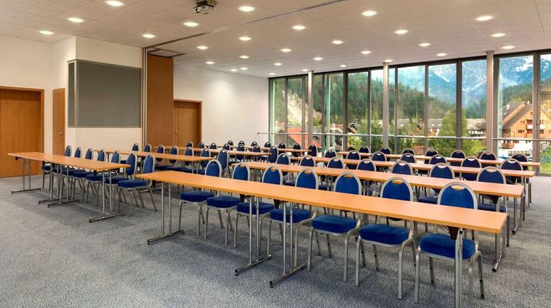 <b>Ramada Resort Kranjska Gora Meeting</b>. Images powered by <a href="https://iceportal.shijigroup.com/" title="IcePortal" target="_blank">IcePortal</a>.