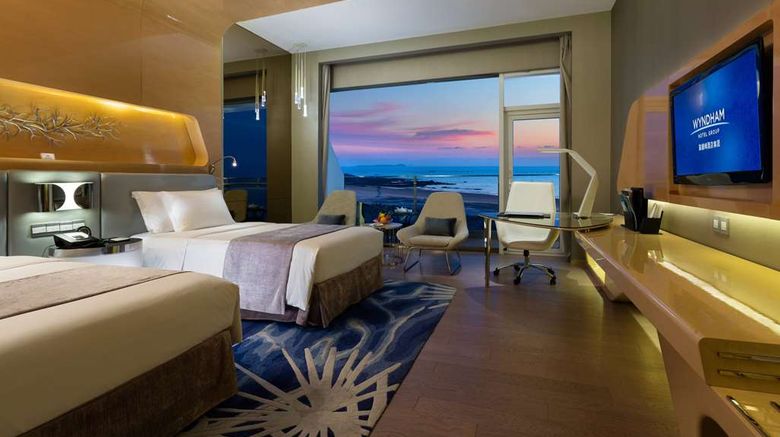 <b>Wyndham Grand Qingdao Room</b>. Images powered by <a href="https://iceportal.shijigroup.com/" title="IcePortal" target="_blank">IcePortal</a>.