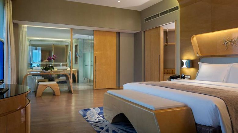 <b>Wyndham Grand Qingdao Suite</b>. Images powered by <a href="https://iceportal.shijigroup.com/" title="IcePortal" target="_blank">IcePortal</a>.