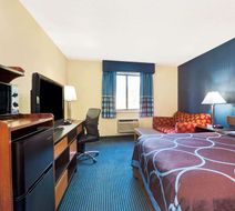 Super 8 Hutchinson Room