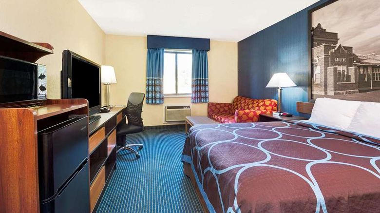 <b>Super 8 Hutchinson Room</b>. Images powered by <a href="https://iceportal.shijigroup.com/" title="IcePortal" target="_blank">IcePortal</a>.