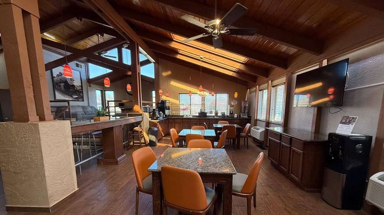 <b>Super 8 Hutchinson Other</b>. Images powered by <a href="https://iceportal.shijigroup.com/" title="IcePortal" target="_blank">IcePortal</a>.