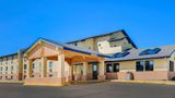 Super 8 Hutchinson Exterior