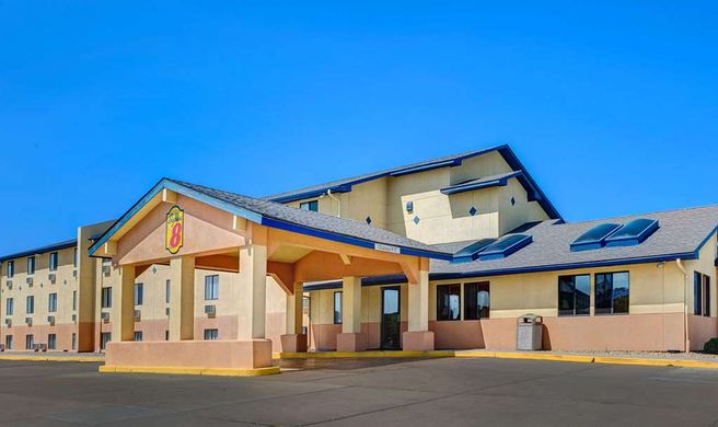 Super 8 Hutchinson Exterior