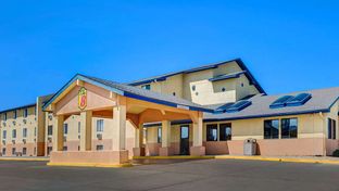 Super 8 Hutchinson