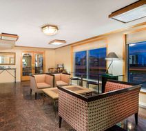 Baymont Inn & Suites Sandusky Lobby