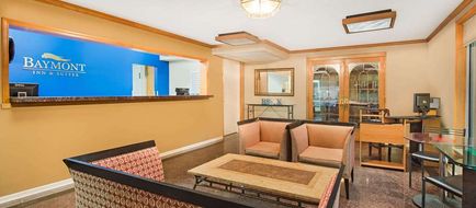 Baymont Inn & Suites Sandusky Lobby