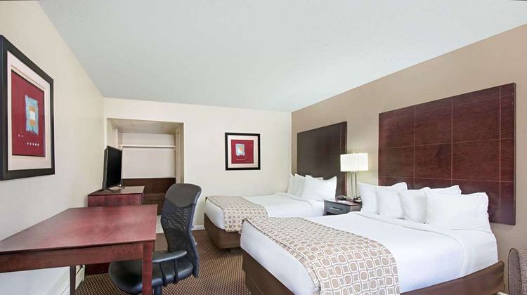 Baymont Inn & Suites Sandusky Room