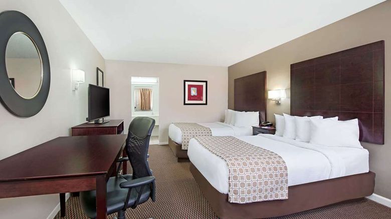 <b>Baymont Inn & Suites Sandusky Room</b>. Images powered by <a href="https://iceportal.shijigroup.com/" title="IcePortal" target="_blank">IcePortal</a>.