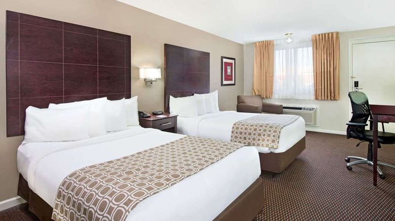<b>Baymont Inn & Suites Sandusky Room</b>. Images powered by <a href="https://iceportal.shijigroup.com/" title="IcePortal" target="_blank">IcePortal</a>.