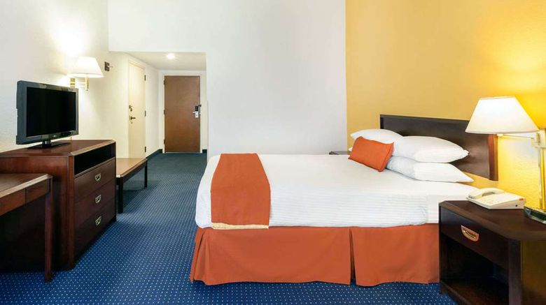 <b>Wyndham Garden Monterrey Norte Room</b>. Images powered by <a href="https://iceportal.shijigroup.com/" title="IcePortal" target="_blank">IcePortal</a>.