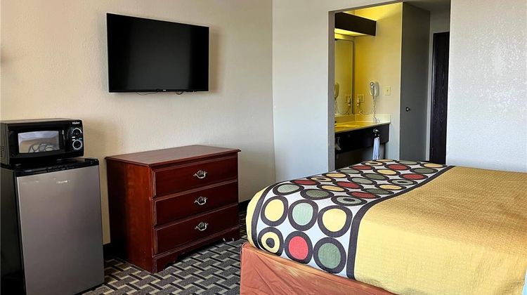Super 8 Madison/Hanover Area Room