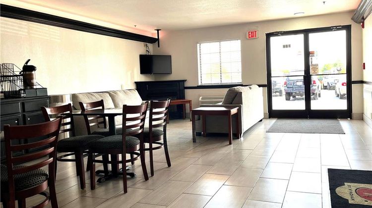 Super 8 Madison/Hanover Area Lobby
