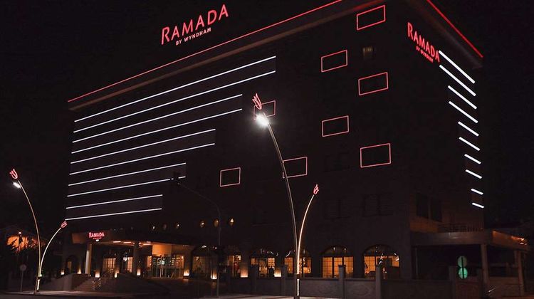 Ramada by Wyndham Usak Exterior