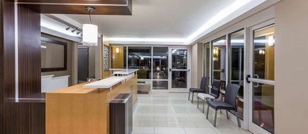 Super 8 Dalton/Convention Center Area Lobby