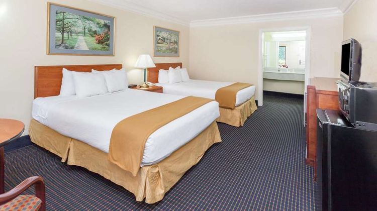 Super 8 Dalton/Convention Center Area Room