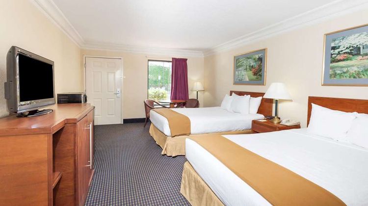 Super 8 Dalton/Convention Center Area Room