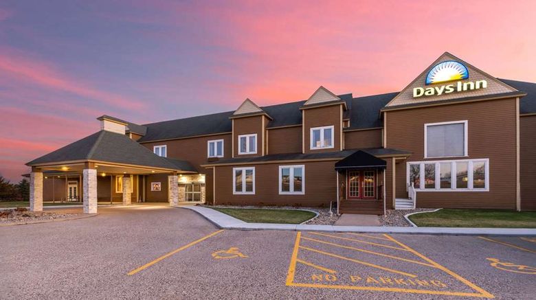 Days Inn Hutchinson Exterior. Images powered by <a href="https://iceportal.shijigroup.com" target="_blank" rel="noopener">Ice Portal</a>.