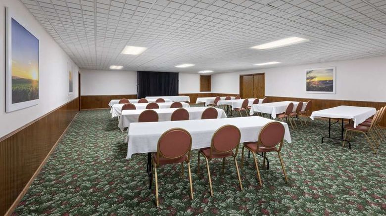 <b>Days Inn Hutchinson Meeting</b>. Images powered by <a href="https://iceportal.shijigroup.com/" title="IcePortal" target="_blank">IcePortal</a>.