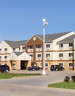 Baymont Inn & Suites Salina