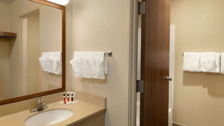 <b>Baymont Inn & Suites Salina Room</b>. Images powered by <a href="https://iceportal.shijigroup.com/" title="IcePortal" target="_blank">IcePortal</a>.