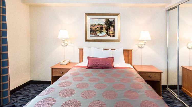Ramada Kent Seattle Area Room