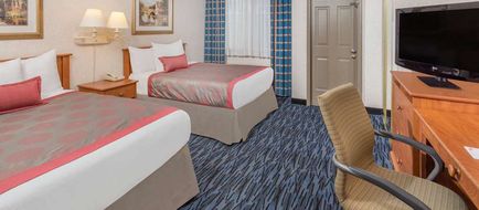 Ramada Kent Seattle Area Room