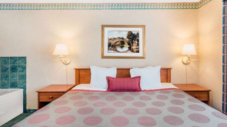 <b>Ramada Kent Seattle Area Room</b>. Images powered by <a href="https://iceportal.shijigroup.com/" title="IcePortal" target="_blank">IcePortal</a>.